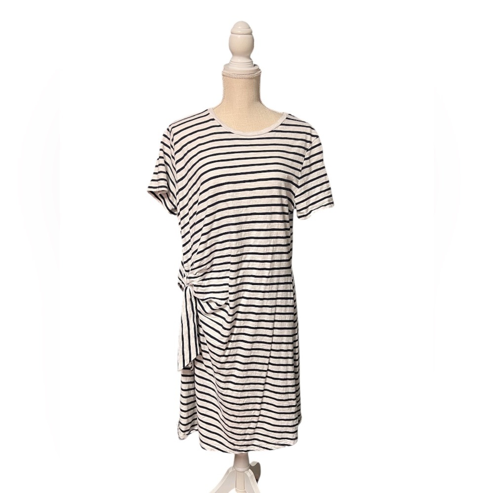 GAP striped navy‎ blue and white striped dress